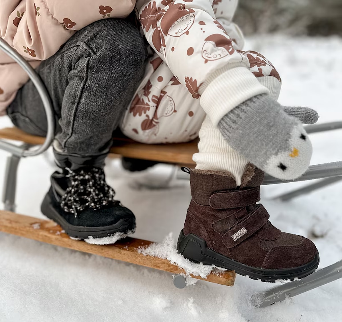 Wyjazd na narty. Jak ubrać dziecko na stok?