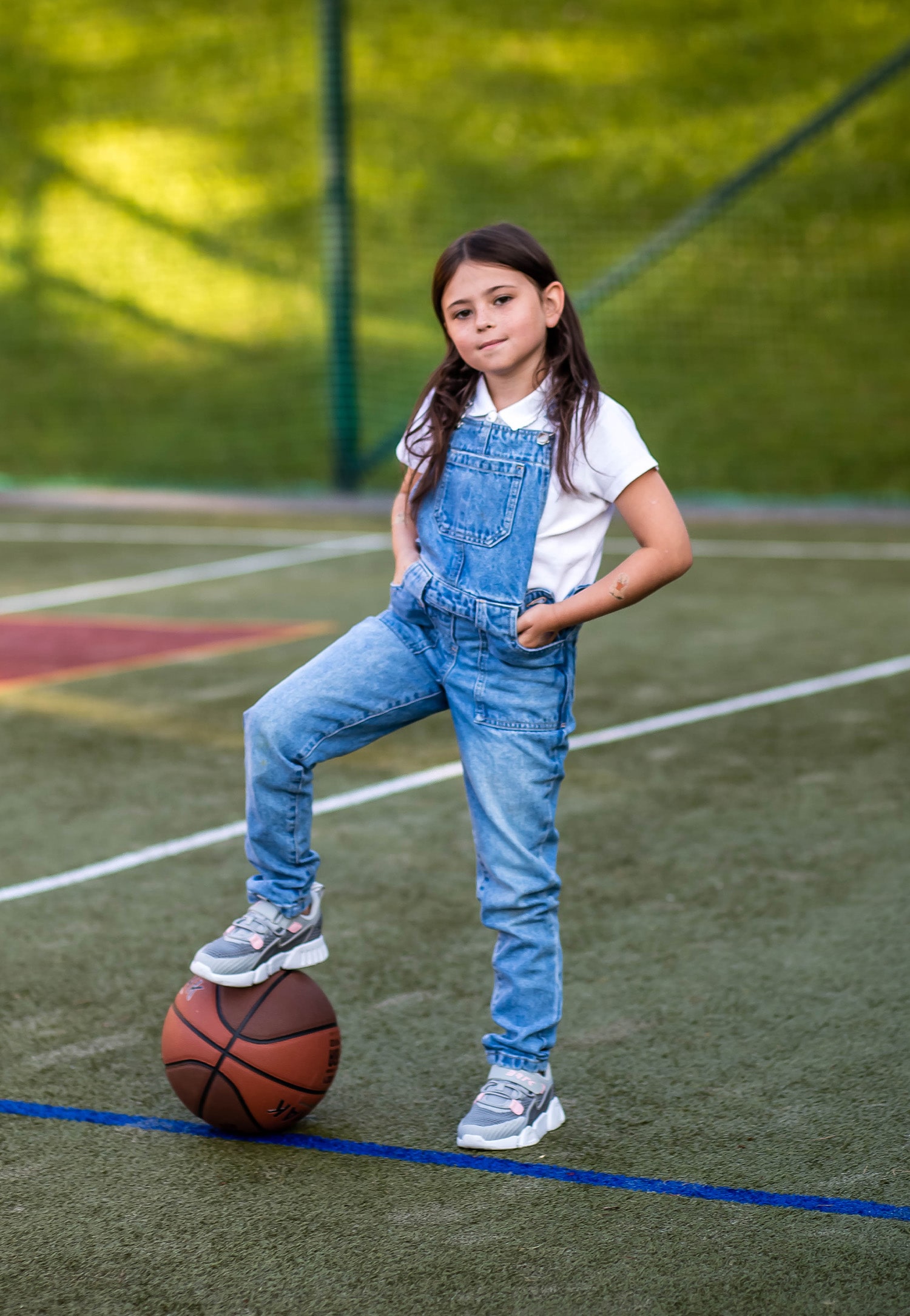 Szare sneakersy dla dziewczynki