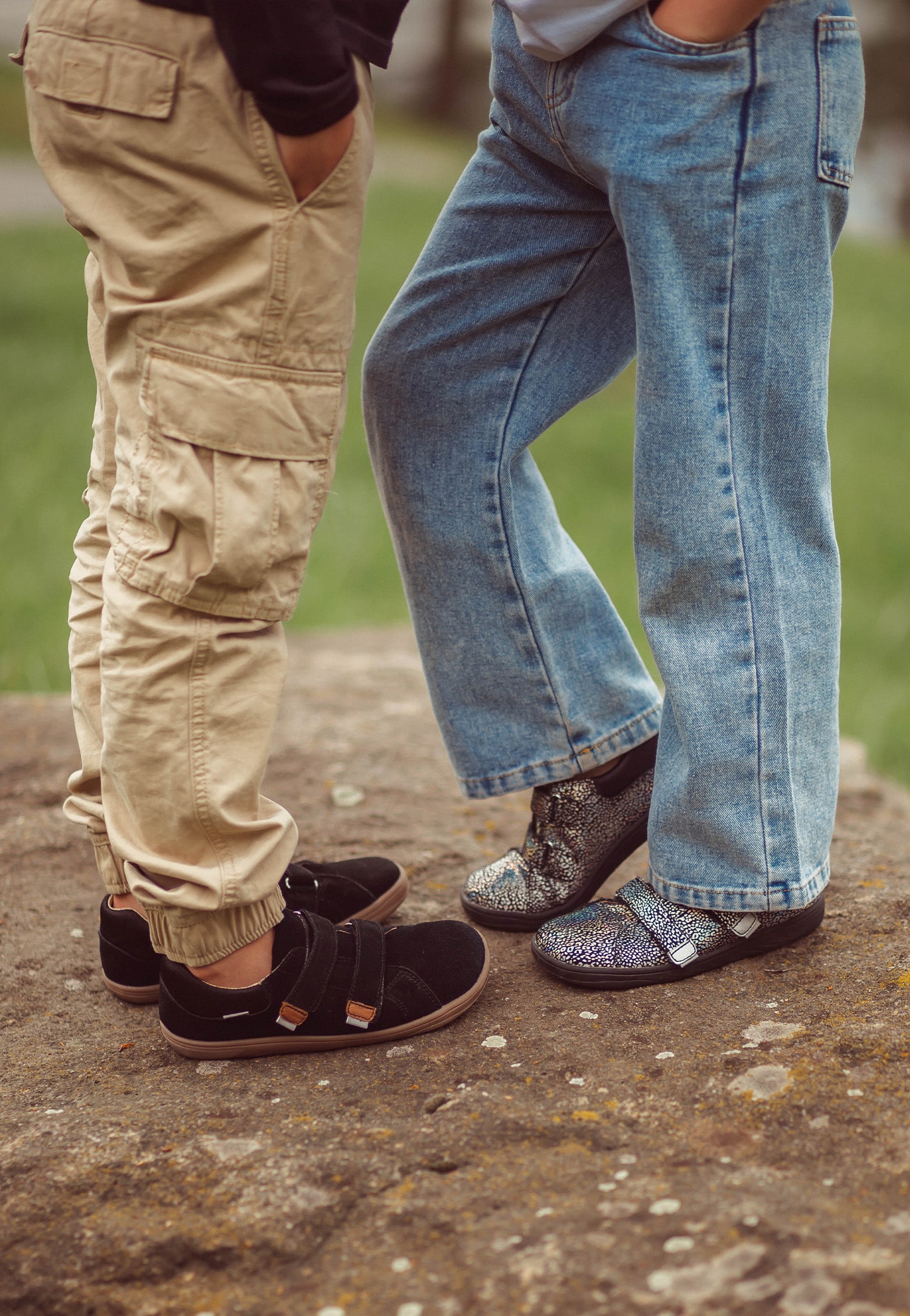 Czarne i srebrne barefooty dziecięce