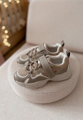 Ile par butów naprawdę potrzebuje dziecko w ciągu roku?