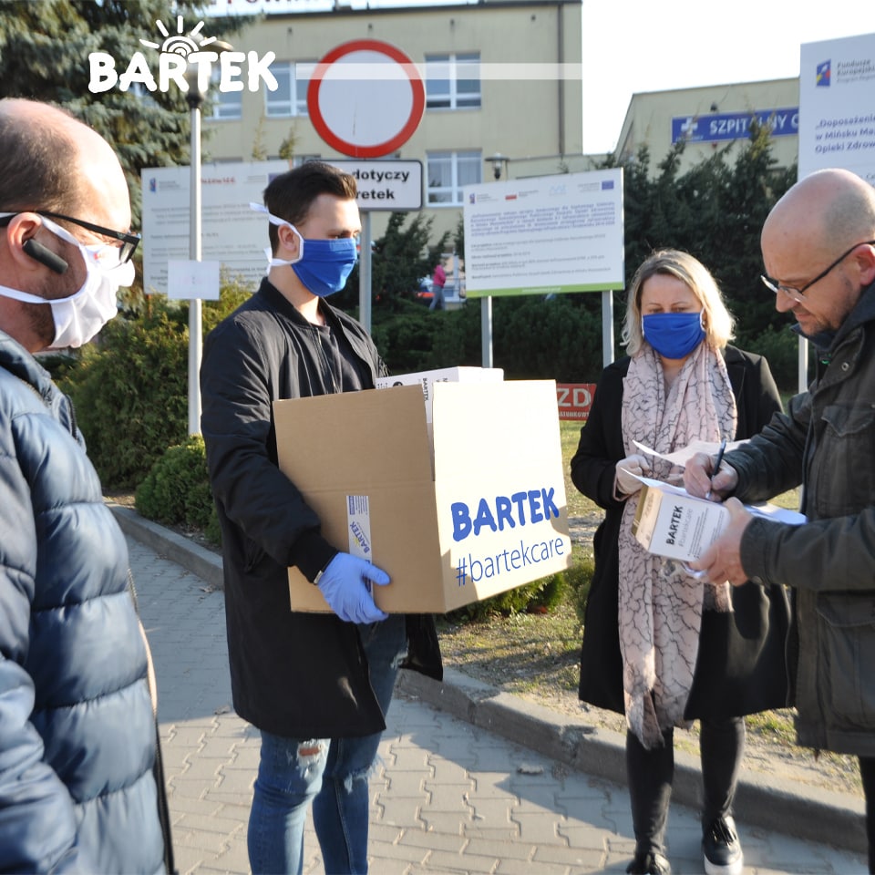Przekazanie maseczek do szpitala rejonowego w Mińsku Mazowieckim - Bartek & Wojas