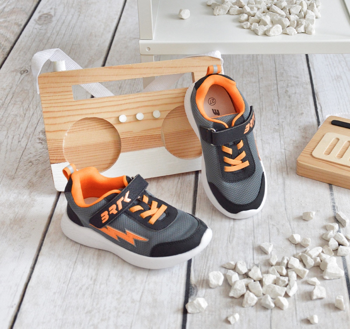 Buty na zmianę do szkoły: Jak wybrać wygodne obuwie zmienne?