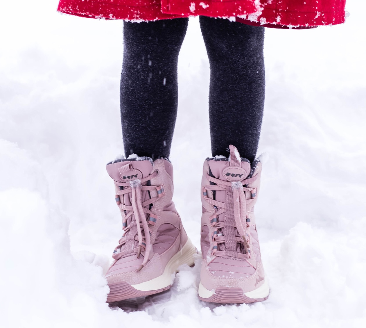 Nie tylko śniegowce – jakie buty dla dziecka sprawdzą się jesienią i zimą?