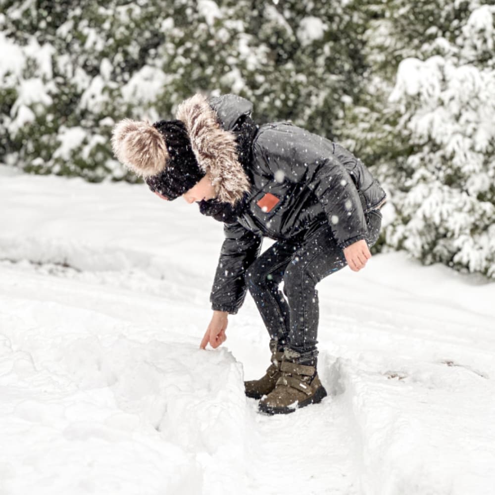 Jak ubrać dziecko na spacer zimą? 