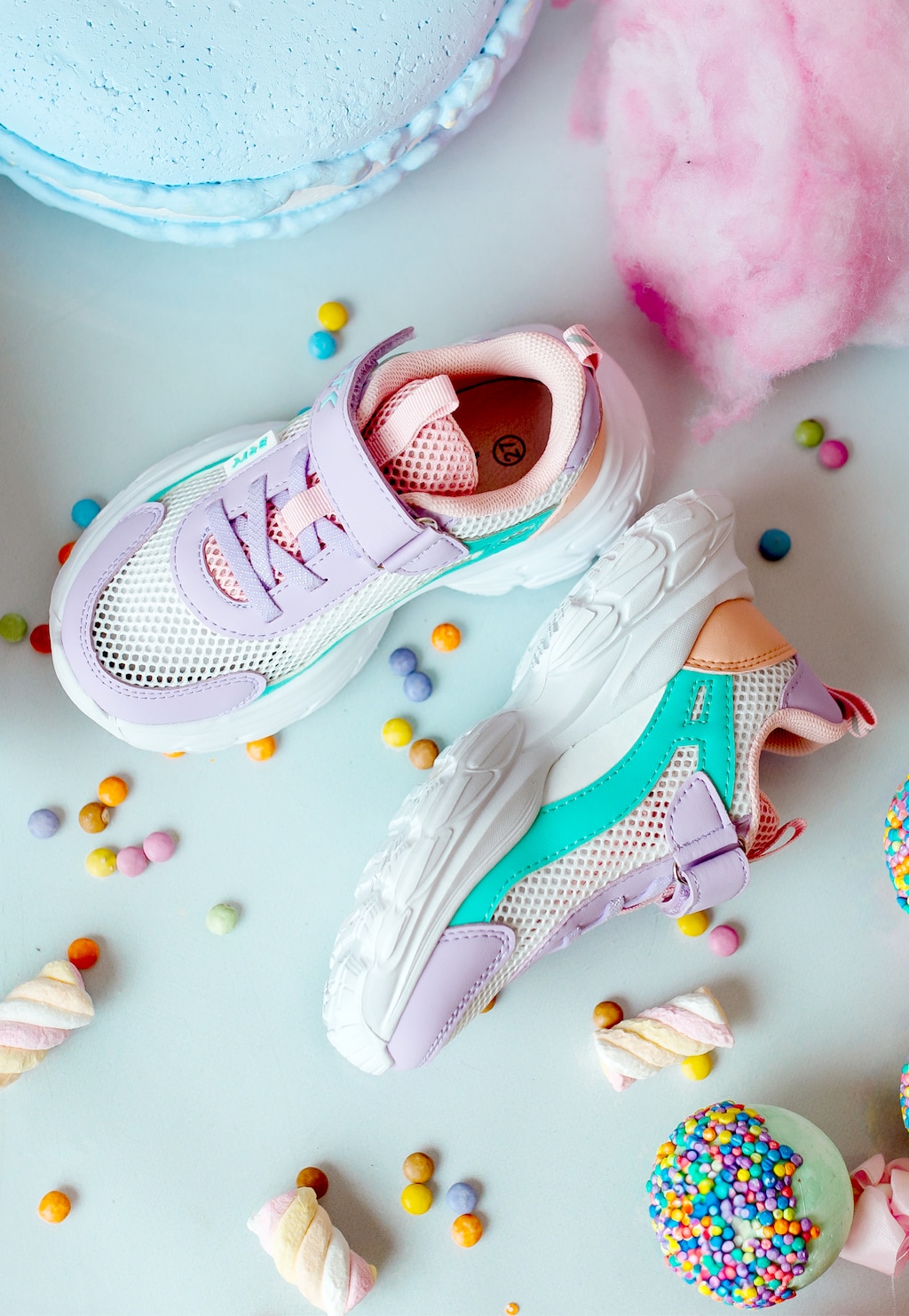 Kolorowe sneakersy dla dziewczynki na masywnej podeszwie BARTEK 87008-16 Widok 1