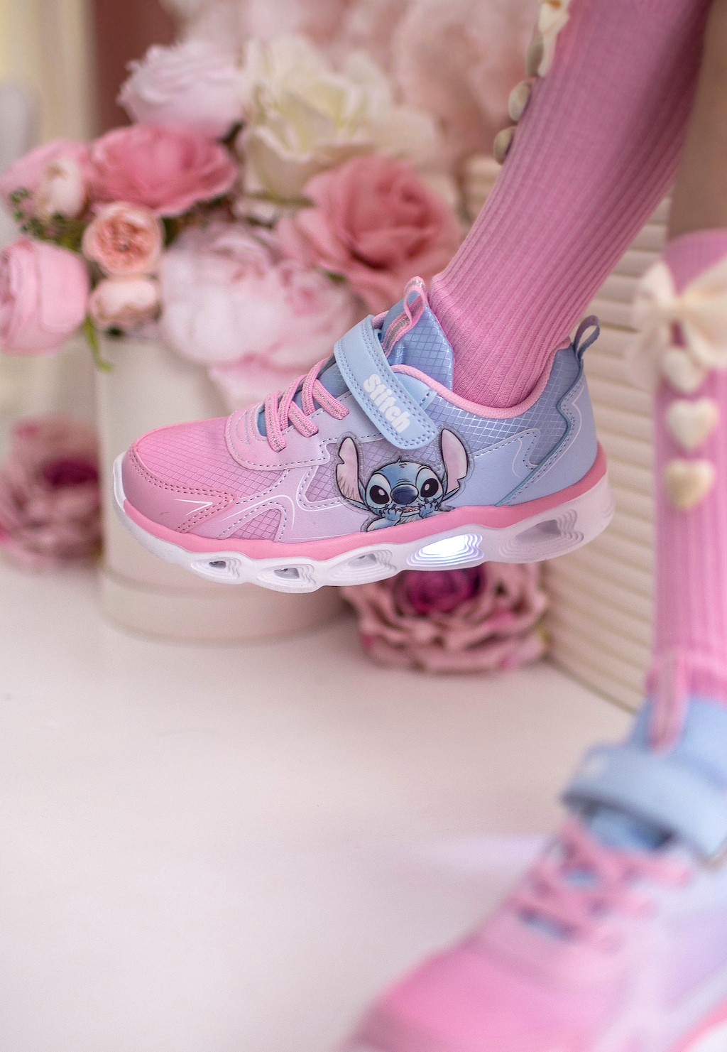 Niebiesko-różowe sneakersy Stitch ze świecącą podeszwą BARTEK 87038-15 Widok 1