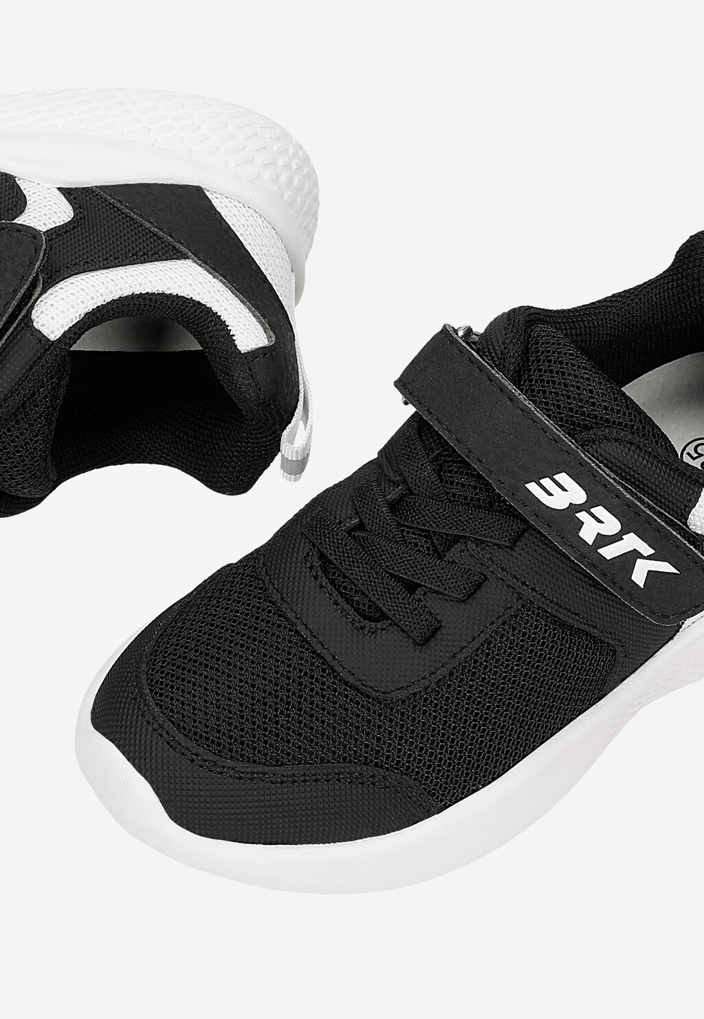 Czarne sneakersy dziecięce z białymi wstawkami BARTEK 87003-10 Widok 7