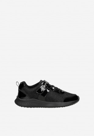 Czarne sneakersy z brokatowym materiałem i lakierowanymi wstawkami BARTEK 87004-10